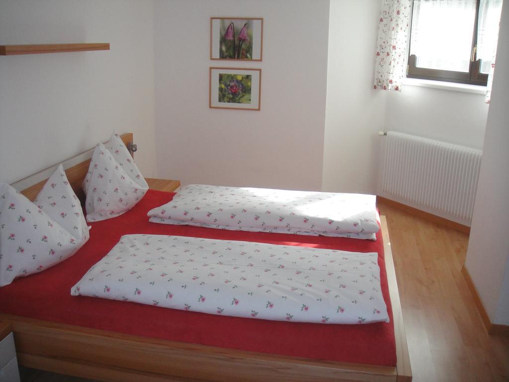 Apartmán Ottohof Colle Isarco Pokoj fotografie